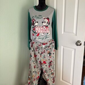 Disney Christmas pajama’s Mickey Minnie set